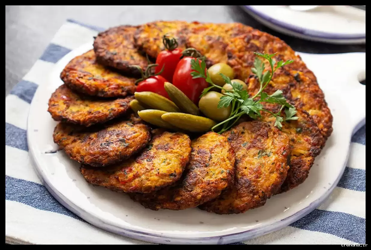 طرز تهیه کوکوی مرغ و پیازچه؛ افطاری ساده و خوشمزه