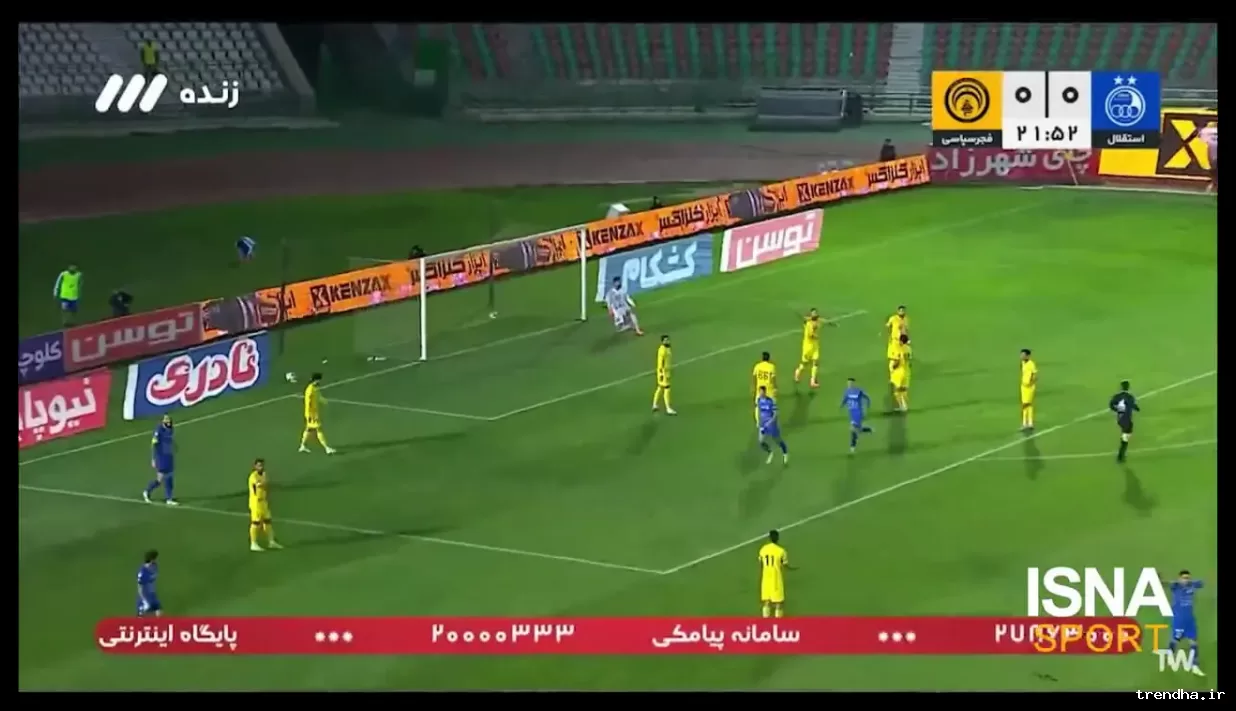 گل اول استقلال به فجر توسط سعید سحرخیزان در دقیقه ۲۲